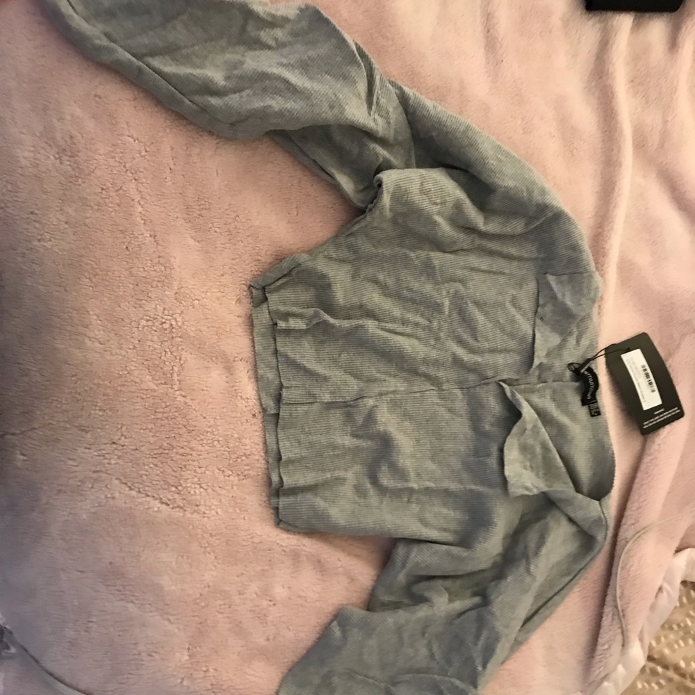 Grey cropped top